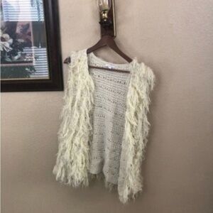 Harlow Zee Ivory Faux Fur Vest Size Small